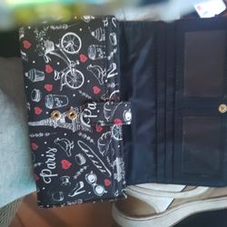Paris wallet