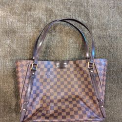Louis Vuitton With Side Expanding Zippers