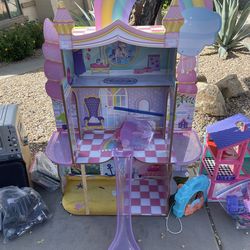 Pressed wood doll house