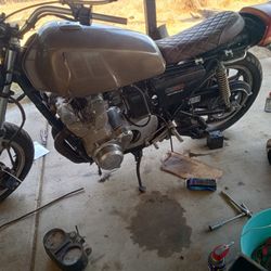 Suzuki Gs 750