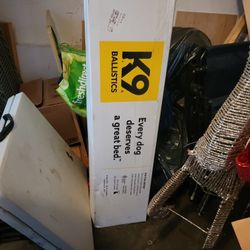 Tough rectangular comfort dog bed