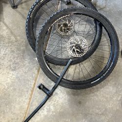 26" Mountain Bike Wheels And Handle Bars