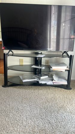 50inchs TV and stand desk
