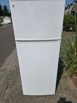 7.5 cu ft fridge/freezer