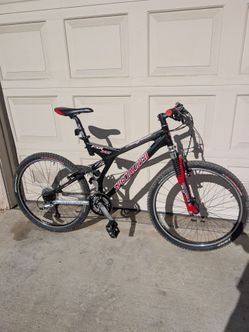 Specialized Stumpjumper FSR XC mountain bike