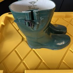Forever Young Women’s Short Shaft Rain Boots Size 8 Green