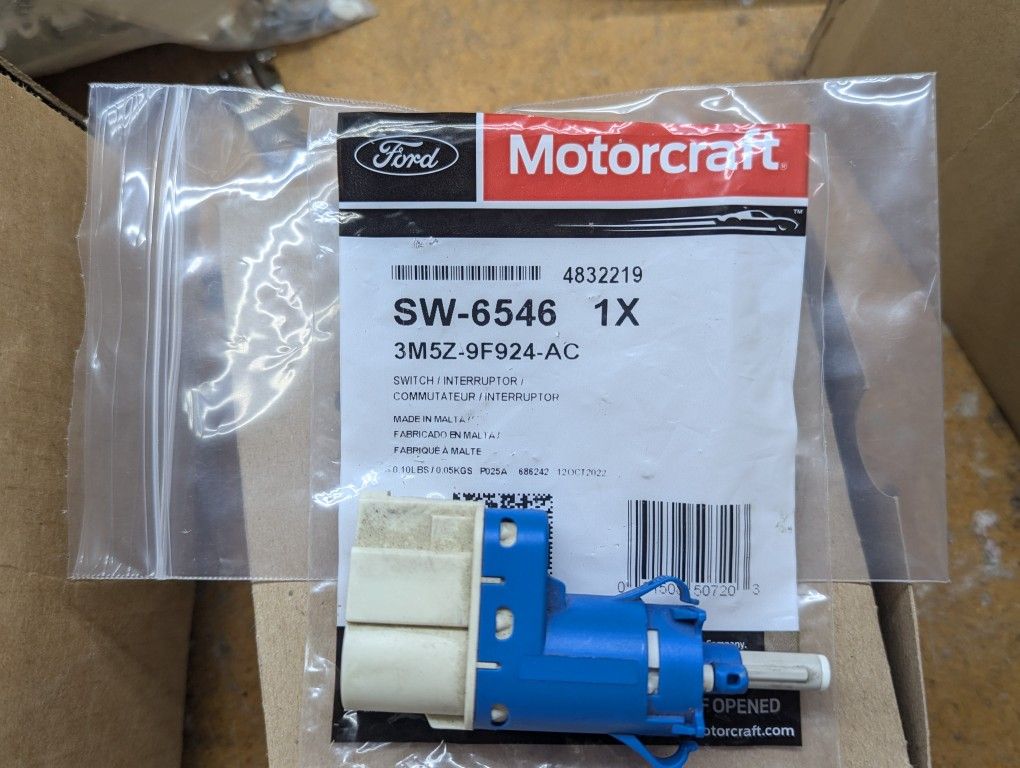 Brake Switch Interruptor cruise control SW-6546
3M5Z-9F924-AC