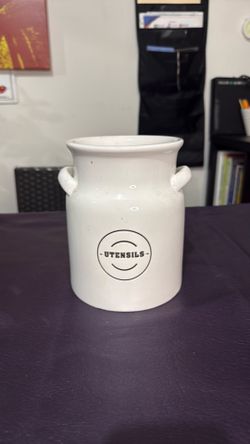 Untensils Holder