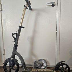 Scooter For Sale. Exooter folds with original parts.