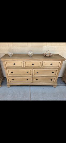 Dresser