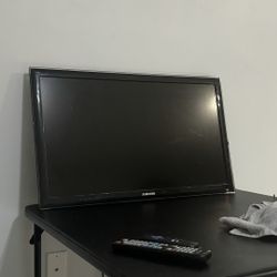 Tv Samsung 32” with ROKU