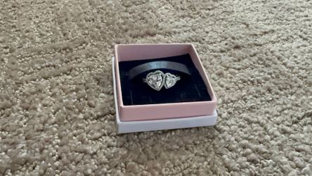 Authentic Pandora Sparkling Halo Hearts Ring