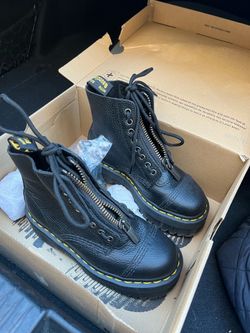 Dr Martens (Female) size 5