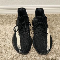 Adidas Yeezy Men 9.5 (almost New) At Lake Wales 