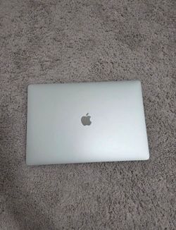 Apple MacBook Pro Laptop