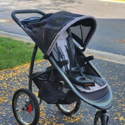 Stroller -Jogger travel system Graco