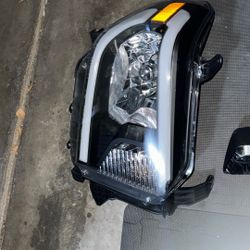 Toyota Tundra Black LED Headlights + Hood Bulge LED Light (2013–2020)