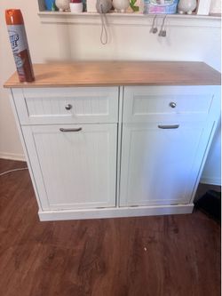 Garbage can with drawers