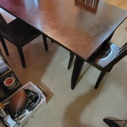 Havertys Dining Table & 4 Chairs 