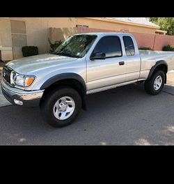 Toyota Tacoma SR5 Xtracab – Rust-Free 4WD