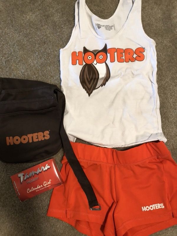 Hooters outfit
