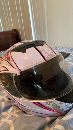 Women’s motorcycle helmet