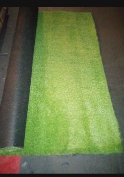 Artificial grass size maybe 7ft by 7ft