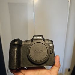 Canon EOS R mirrorless Camera