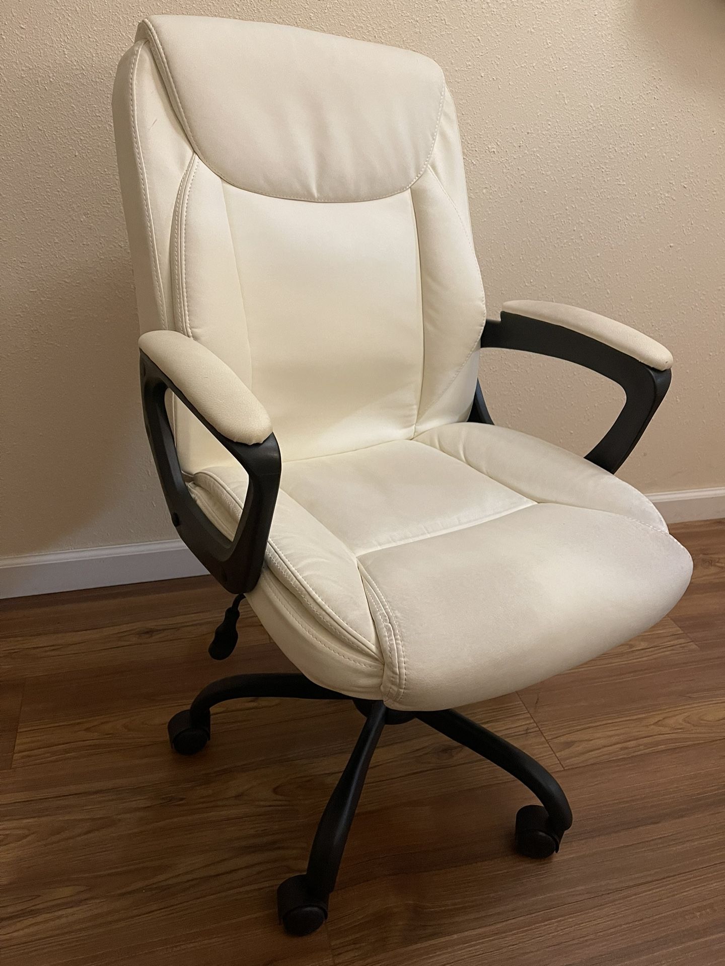 Amazon Basics Computer Desk Chair