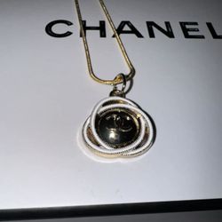 EUC Gold and White Zipper Pull Charm ; 20mm