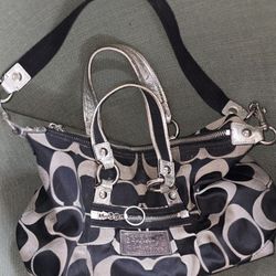Authentic Coach Signature Purse