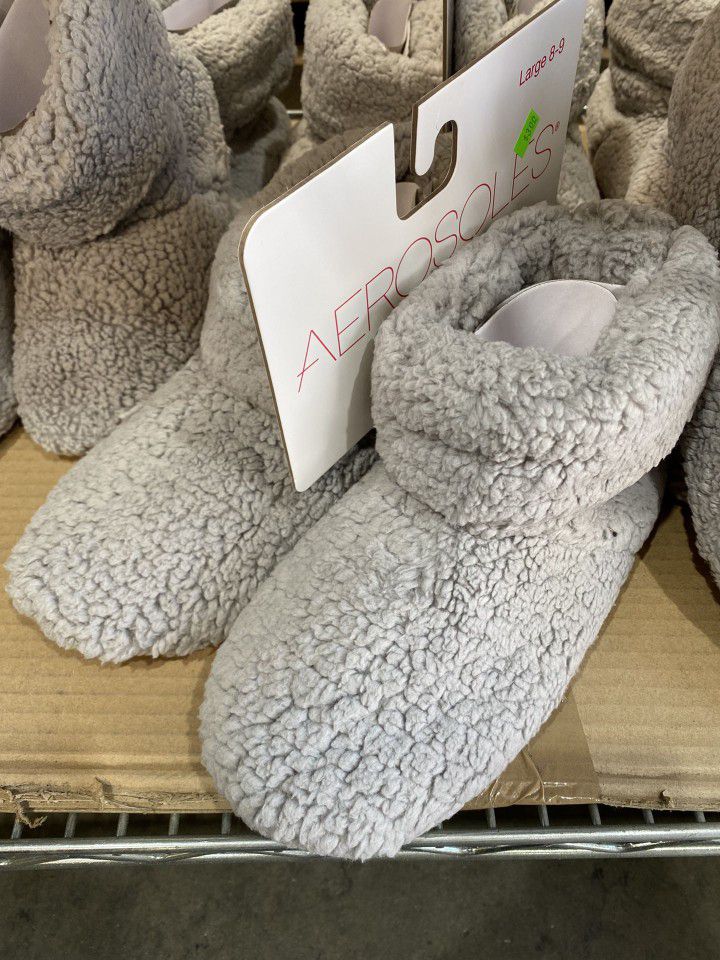 NEW Aerosoles Ankle High Slippers in Assorted Sizes for $3 each pair - Gray for Sale Chino, CA - OfferUp