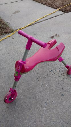 Scuttlebug pink ride on