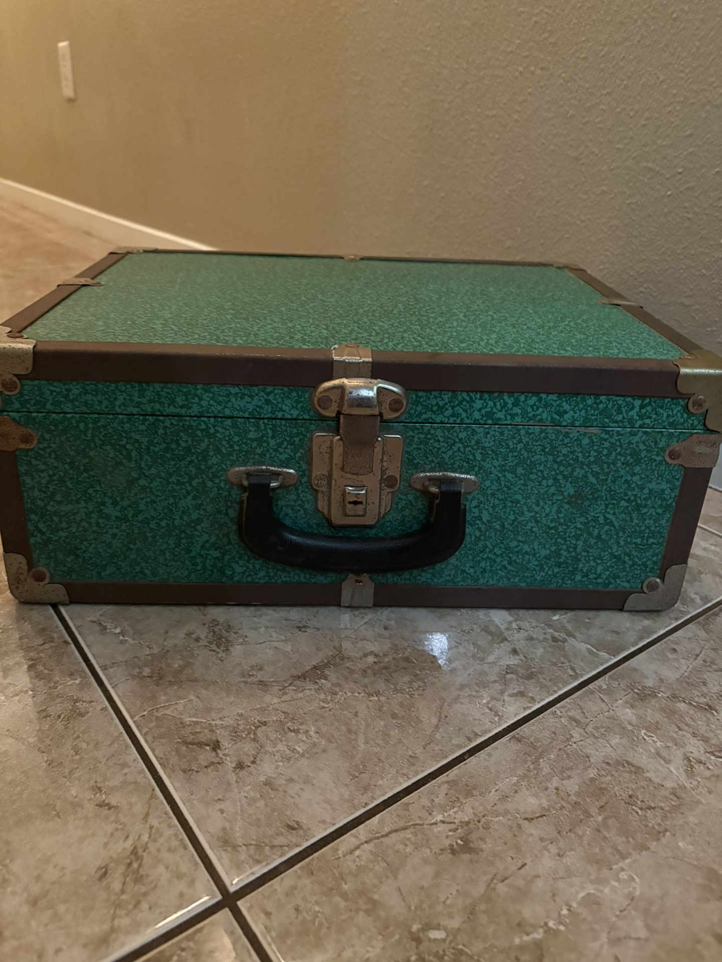 Vintage Steamer Trunk 18x6x12