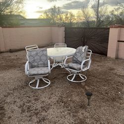 Patio Table and 4 Matching Chairs 