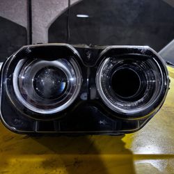 2015 Dodge Challenger Headlight Passenger Side 