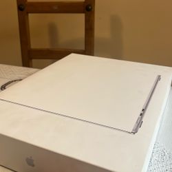 New Apple MacBook Air 2025