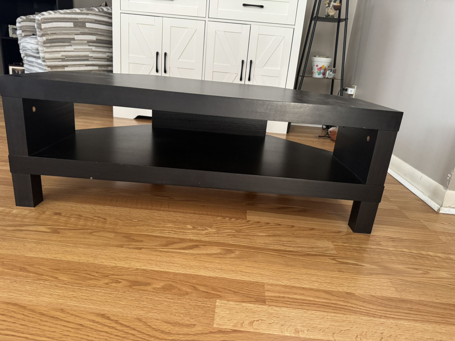 Corner Shelf/ Riser