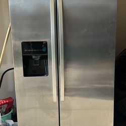 Refrigerator 