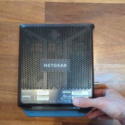Netgear AC1900 C6900 Cable modem+Wifi Router