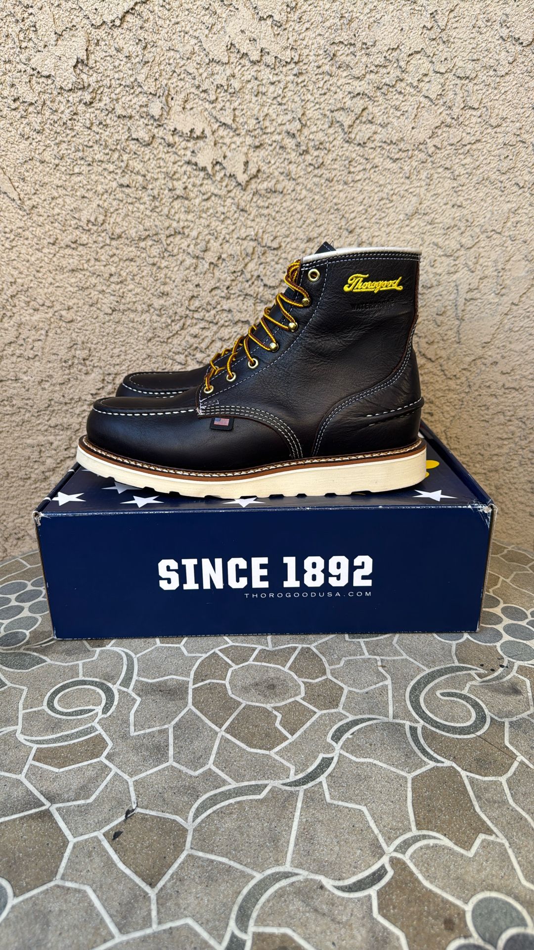 WORK BOOTS THOROGOOD SOFT TOE WATERPROOF SIZE 10.5 MENS