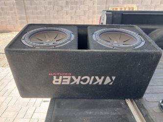 Kicker dual 12 subwoofers with enclosure Comp R Dual 2 ohm