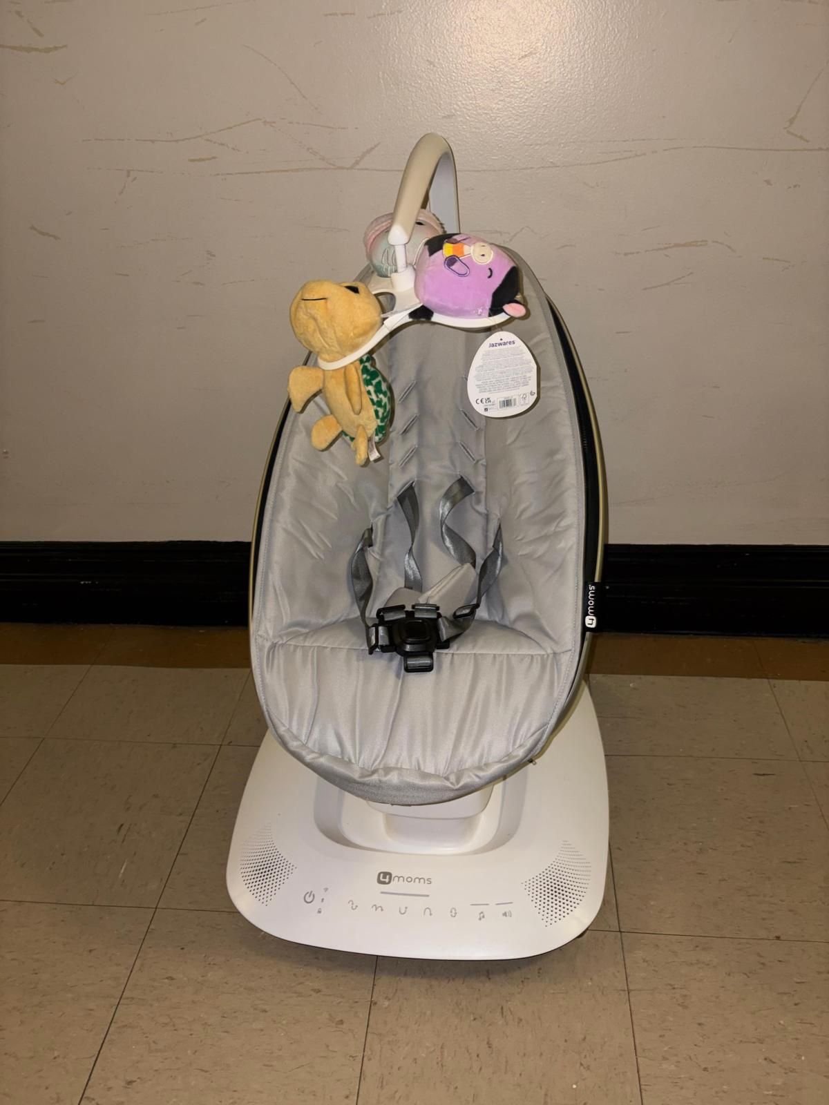 4MOMS MamaRoo Multi-Motion Baby Swing.