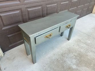 Casual Silver End Table