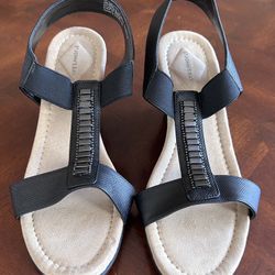 New Heels Size 8W For $15