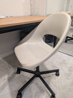 Cream Shell Desk Chair with Casters