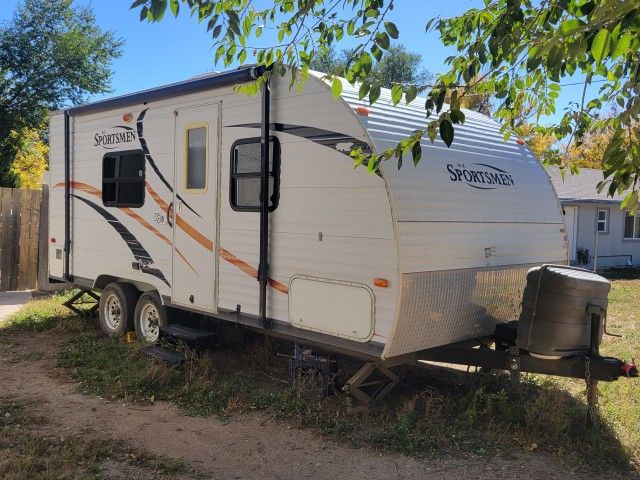 KZ Sportsmen Travel Trailer/camper