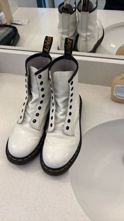 Women’s shoes