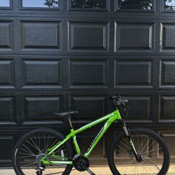Specialized Hardrock Mountain Bike 26”