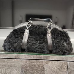 Exquisite leather bag 